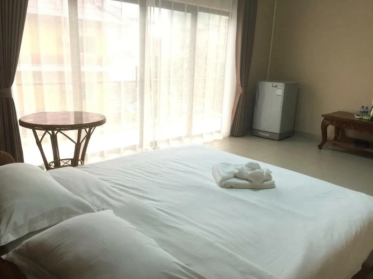 Golden Rooster Hotel Сиануквиль